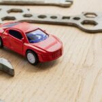 トミカをきれいに保つための基本的なメンテナンス方法をご紹介します。さらに、タイヤの滑りが悪くなった時や汚れが付着した時の対処法、レール（道路）のメンテナンス方法、お手入れの頻度、やってはいけないNGメンテ、保管のコツをまとめています。